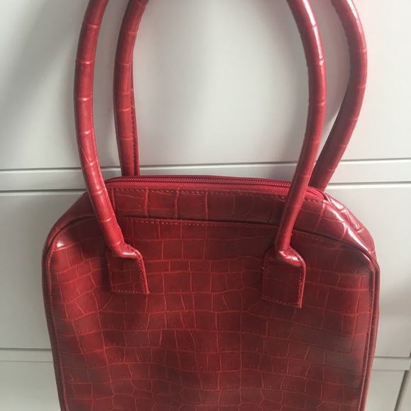 Red Purse - Picture 3 of 8